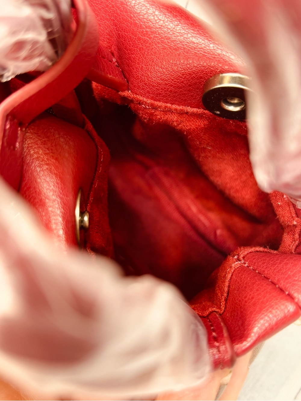 Steve Madden Red Mini Tote Keychain - Picture 5 of 7